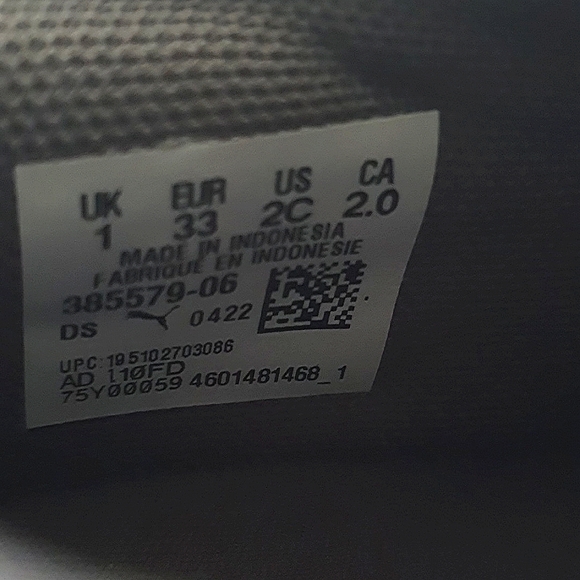 Boys Puma Sneakers - Picture 3 of 5